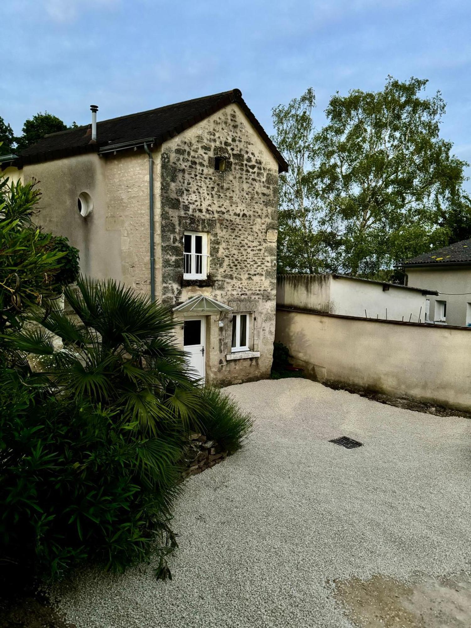 Gite - Petite Maison Proche Du Futuroscope Beaumont  Exterior foto